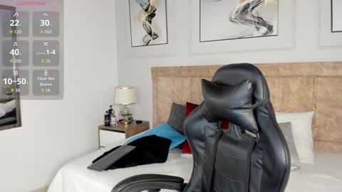 Snapshot of summer_night_ chatting on 12/18/25, 11:38 Summer online show from 12/18/25, 11:38