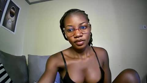 Snapshot of summerbuddy chatting on 01/14/25, 04:57 summerbuddy online show from 01/14/25, 04:57