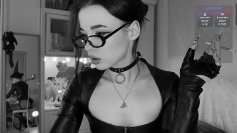 Miss Nelly online show from 01/03/25, 09:04