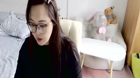 Snapshot of sun_yummy chatting on 10/31/25, 04:13 Lucis online show from 10/31/25, 04:13