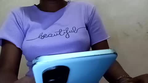 Snapshot of sunali_jain03 chatting on 12/18/25, 04:29 sunali_jain03 online show from 12/18/25, 04:29