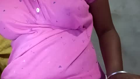 sunali_jain03 online show from 07/07/26, 11:47