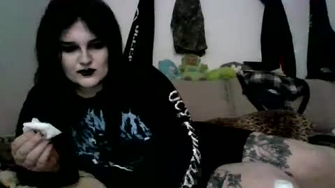 Snapshot of sundaygoth chatting on 06/20/26, 02:31 sundaygoth online show from 06/20/26, 02:31