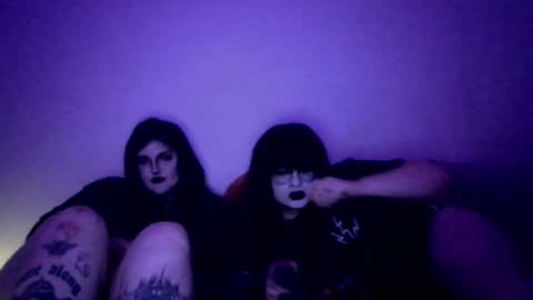 Snapshot of sundaygoth chatting on 07/02/26, 10:27 sundaygoth online show from 07/02/26, 10:27