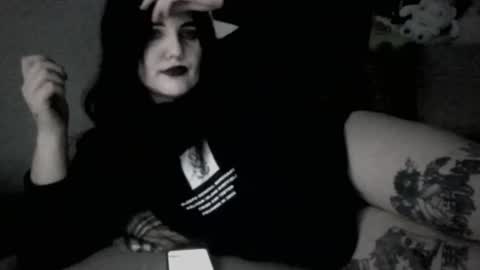Snapshot of sundaygoth chatting on 07/06/26, 08:22 sundaygoth online show from 07/06/26, 08:22