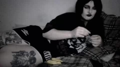 Snapshot of sundaygoth chatting on 07/27/26, 09:11 sundaygoth online show from 07/27/26, 09:11
