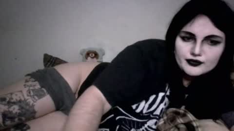 Snapshot of sundaygoth chatting on 08/01/26, 07:35 sundaygoth online show from 08/01/26, 07:35