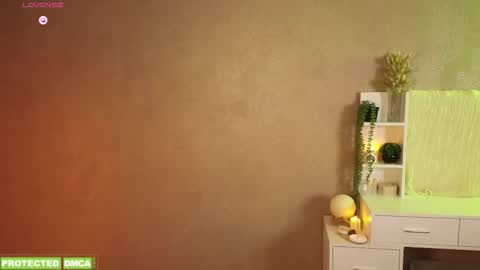 Tina. Im topless model  online show from 01/06/26, 04:54