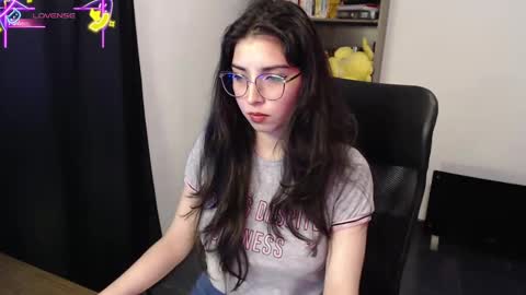 Snapshot of sunflower_uwu chatting on 10/06/25, 02:58 violetta online show from 10/06/25, 02:58