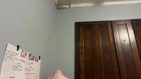 Snapshot of sunneeshellee chatting on 06/17/26, 07:33 sunneeshellee online show from 06/17/26, 07:33