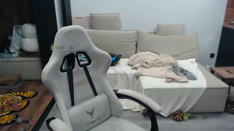 Alice and Sergey online show from 01/08/26, 04:20