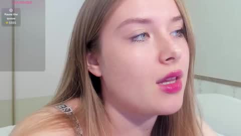 Vanessa online show from 12/17/25, 07:03