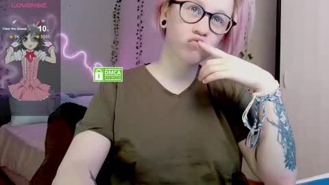 sunny mood online show from 02/18/25, 12:28