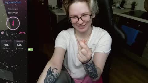 Snapshot of sunny_mood chatting on 05/27/26, 06:54 sunny mood online show from 05/27/26, 06:54