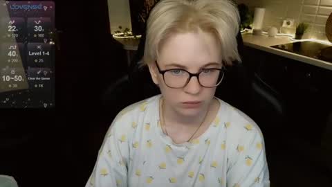 Snapshot of sunny_mood chatting on 06/13/26, 05:49 sunny mood online show from 06/13/26, 05:49