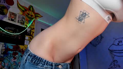 Sunny online show from 01/07/25, 03:23