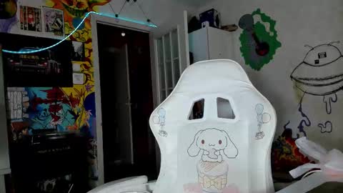 Sunny online show from 09/23/25, 04:21