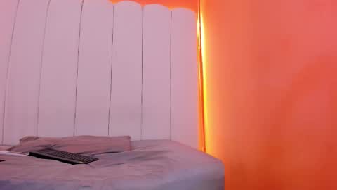 Snapshot of sunny_os chatting on 01/14/26, 08:25 Sunny online show from 01/14/26, 08:25