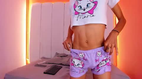 Snapshot of sunny_os chatting on 01/16/26, 07:51 Sunny online show from 01/16/26, 07:51