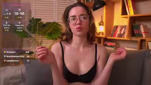 Sunny online show from 06/12/26, 11:31