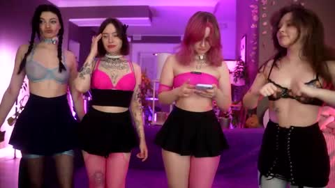 Snapshot of sunnyfia chatting on 05/18/26, 01:24 Fia - TG - Mia - Alice - online show from 05/18/26, 01:24
