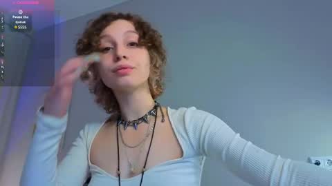 Mia online show from 04/15/26, 06:09