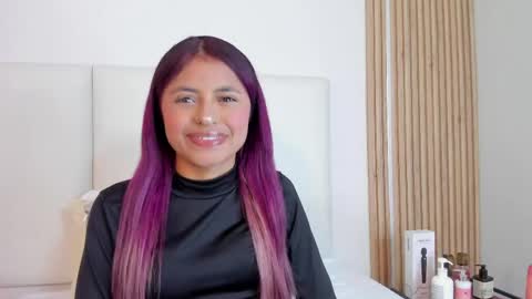 sunnywhitee online show from 05/14/26, 07:42