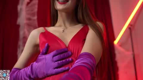 Snapshot of sunrisealice chatting on 10/31/25, 08:26 Alice online show from 10/31/25, 08:26