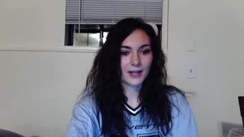 Snapshot of sunshin3slut chatting on 07/20/26, 03:32 Sky online show from 07/20/26, 03:32
