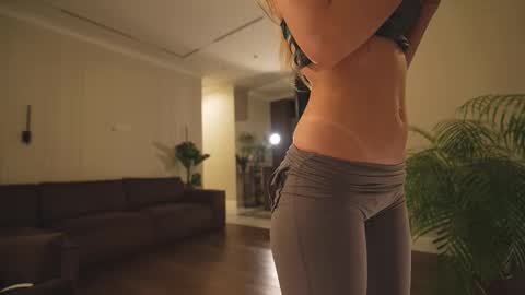 Snapshot of sunshine_______ chatting on 02/22/26, 03:10 sunshine_______ online show from 02/22/26, 03:10