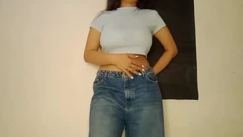 Snapshot of sunshine_days chatting on 12/15/24, 05:45 Annie online show from 12/15/24, 05:45