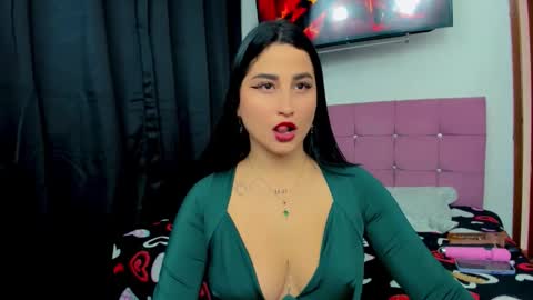 Andrea Rodriguez online show from 09/10/25, 07:03