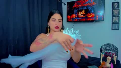 Andrea Rodriguez online show from 10/19/25, 06:41