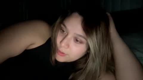 Snapshot of sunshinemae09 chatting on 12/20/25, 07:04 sunshinemae09 online show from 12/20/25, 07:04