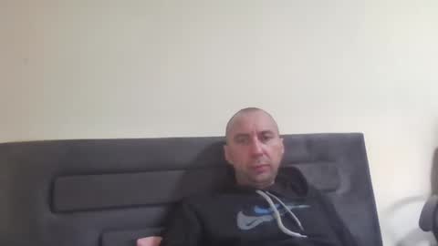 super42835015 online show from 04/19/26, 04:17