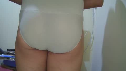 Snapshot of superboy977 chatting on 11/17/25, 04:40 superboy977 online show from 11/17/25, 04:40