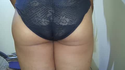 Snapshot of superboy977 chatting on 11/19/25, 08:09 superboy977 online show from 11/19/25, 08:09