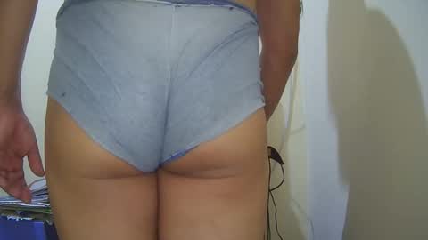 Snapshot of superboy977 chatting on 12/22/25, 06:21 superboy977 online show from 12/22/25, 06:21