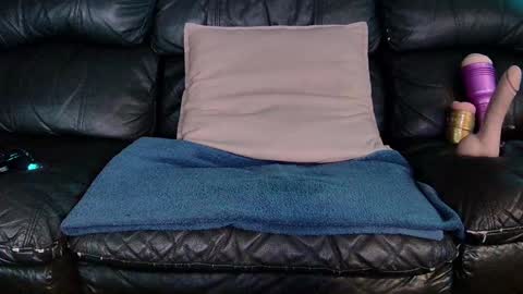 Snapshot of superduty5speed chatting on 01/01/25, 07:21 Thomas online show from 01/01/25, 07:21