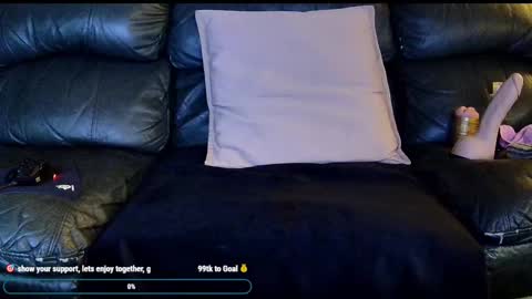 Snapshot of superduty5speed chatting on 02/09/25, 06:43 Thomas online show from 02/09/25, 06:43