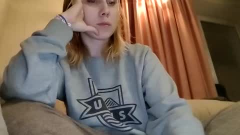 Snapshot of supereasyx chatting on 01/14/25, 05:34 Annie online show from 01/14/25, 05:34