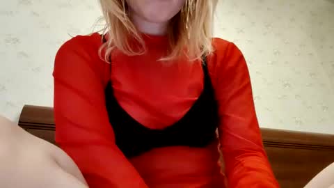 Snapshot of supereasyx chatting on 01/22/25, 08:18 Annie online show from 01/22/25, 08:18