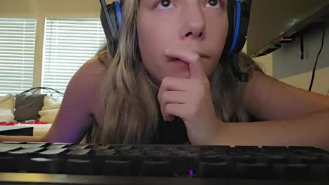Snapshot of superlive_lexi chatting on 08/04/26, 02:52 superlive_lexi online show from 08/04/26, 02:52