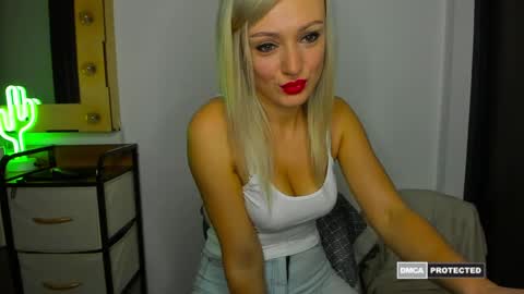 Snapshot of supernatalie chatting on 06/04/26, 05:19 Natalie online show from 06/04/26, 05:19