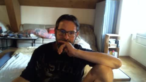 Snapshot of supersquirrel81 chatting on 10/03/25, 03:42 supersquirrel81 online show from 10/03/25, 03:42