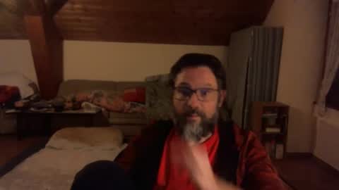 Snapshot of supersquirrel81 chatting on 10/19/25, 07:47 supersquirrel81 online show from 10/19/25, 07:47