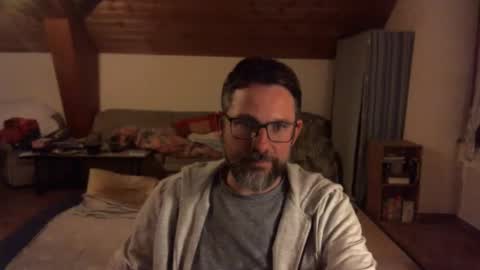 Snapshot of supersquirrel81 chatting on 11/21/25, 08:40 supersquirrel81 online show from 11/21/25, 08:40