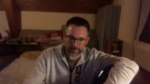 Snapshot of supersquirrel81 chatting on 11/24/25, 07:02 supersquirrel81 online show from 11/24/25, 07:02