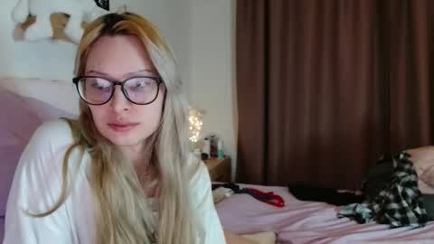 Luna online show from 01/14/26, 02:50