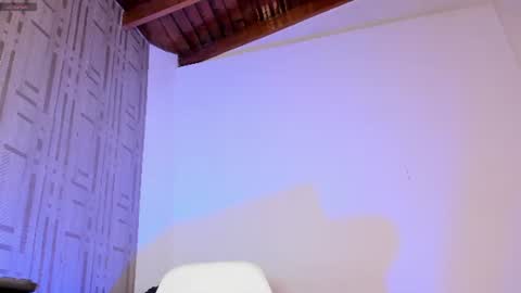 Snapshot of suprasexyjohn chatting on 06/26/26, 05:50 llllSupra llll online show from 06/26/26, 05:50